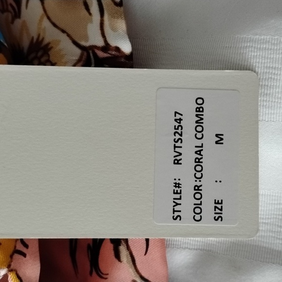 Rosevelvet Woman's Coral Combo Crop Top, Size M, NWT - Picture 4 of 10